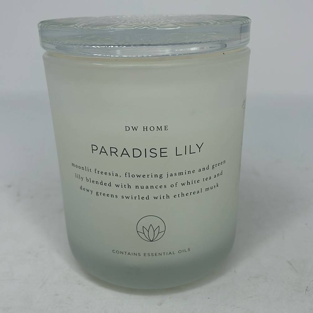 NWT DW Home PARADISE LILY Medium Candle Burns Up To 33 Hrs 9.3 oz.